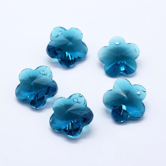 Glashängen facetterade stålblå blommor - 5st berlocker charms