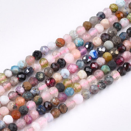 Mix med facetterade halvädelstenar ca 4mm - hel sträng